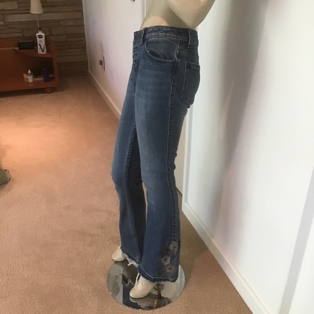 Idyllwind Miranda Lambert Floral Embroidered Flare Jeans Blue Button Fly 2/34 - Picture 3 of 8
